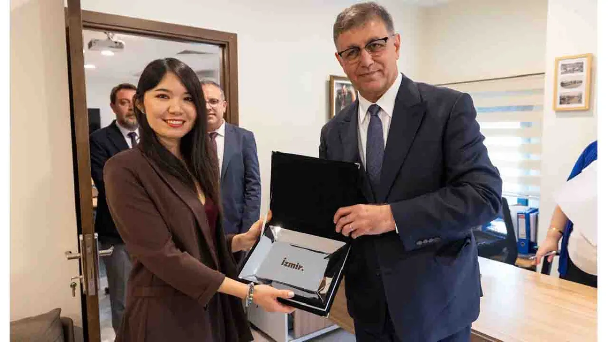 Başkan Tugay, Çinli turizm devi Trip.com’u ağırladı: Her türlü turizm girişimini destekliyorum haberinin görseli