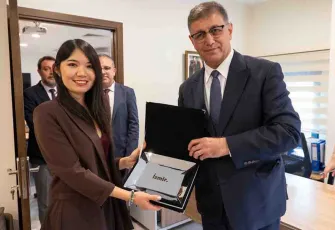 Başkan Tugay, Çinli turizm devi Trip.com’u ağırladı: Her türlü turizm girişimini destekliyorum