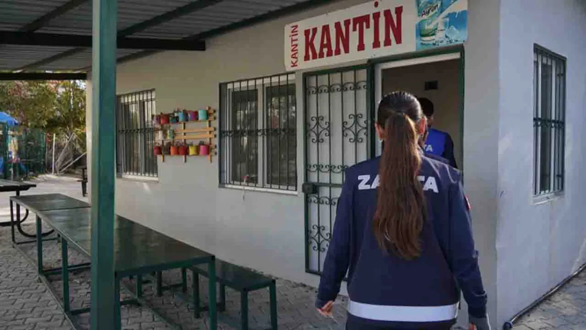 Çeşme’de market ve okul kantinlerine sıkı denetim haberinin görseli