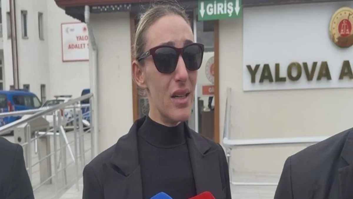 Güllü'nün ölüm soruşturmasında kızı konuştu: O mesajlar 'Kırgınlık Döneminde' aile dostuyla dertleşmeydi haberinin görseli