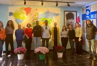 İzmir’de Harezmi Eğitim Modeli Öğretmen Eğitimleri başladı