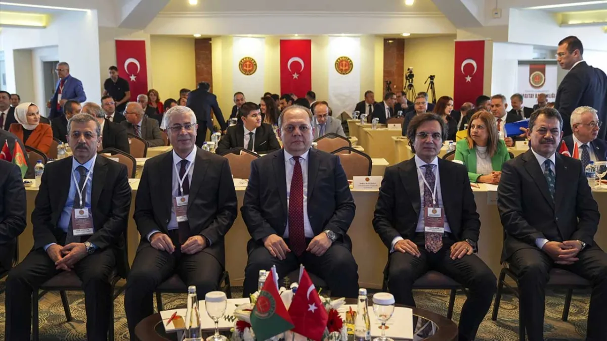 İzmir’de “Kadastro ve Orman Hukuku” Çalıştayı haberinin görseli