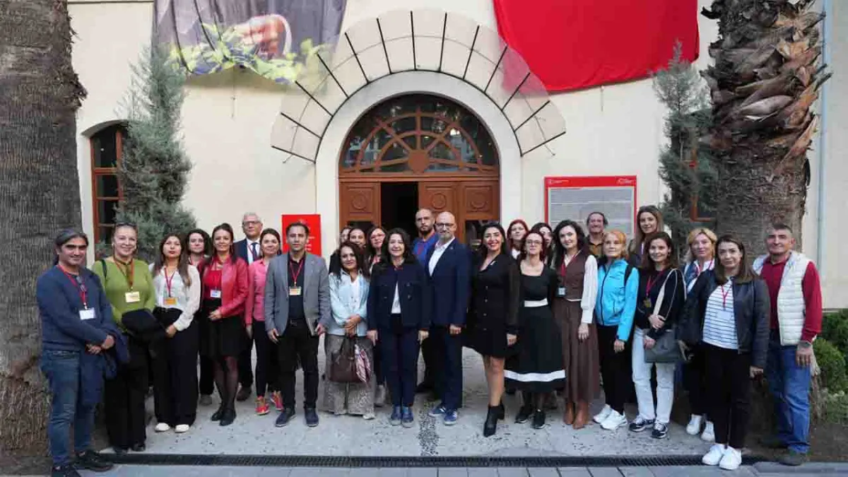İzmir Öğretmen Akademileri kapsamında ‘Felsefe ve Düşünce Akademisi’ gerçekleştirildi haberinin görseli