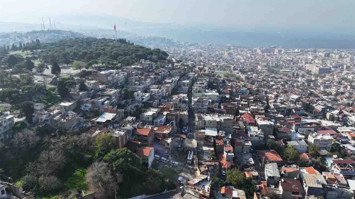 Kadifekale’de tahliye ve yıkım çalışmaları devam ediyor haberinin görseli