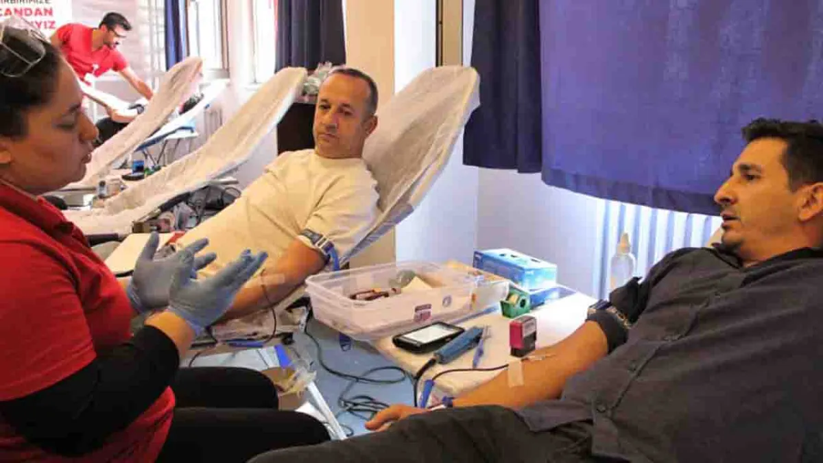Kızılay Haftası’nda İzmir’de kan bağışı kampanyası  haberinin görseli