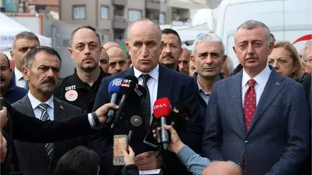 Kocaeli’de çöken binayla ilgili açıklama: Yıkımın nedeni zemin göçmesi haberinin görseli