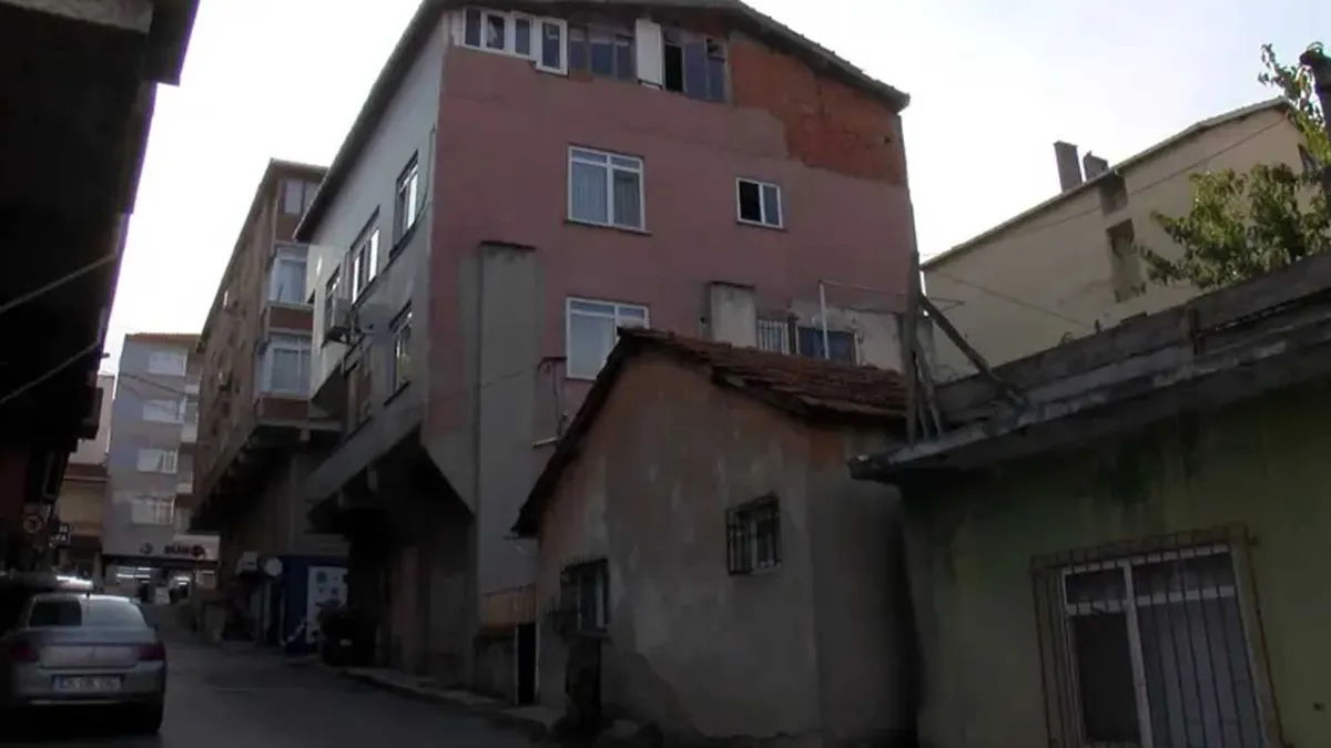 Şiddet uygulayan kocasını yağ dökerek öldürdü! haberinin görseli