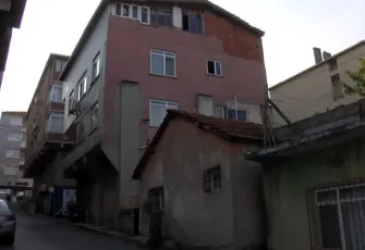 Şiddet uygulayan kocasını yağ dökerek öldürdü!