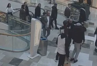 Süper Lig'in eski yıldızına AVM'de saldırı: Papy Djilobodji'ye silah çekip şemsiye fırlattı!