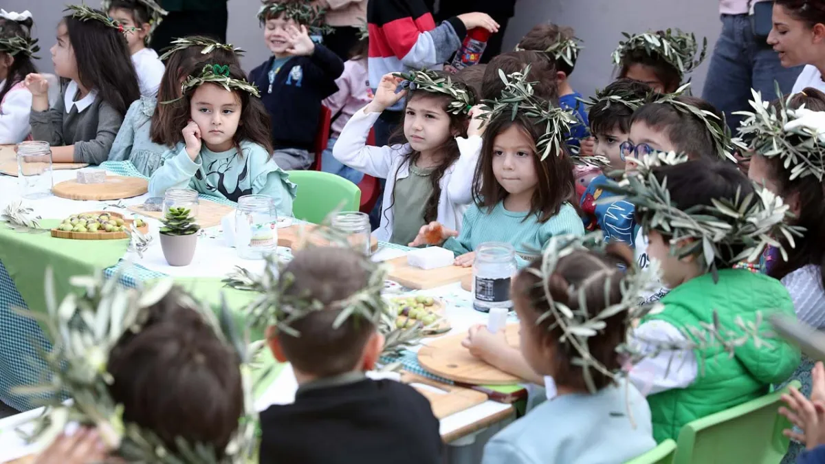Aliağa’da 6. Geleneksel Zeytin Kırma Şenliği  haberinin görseli