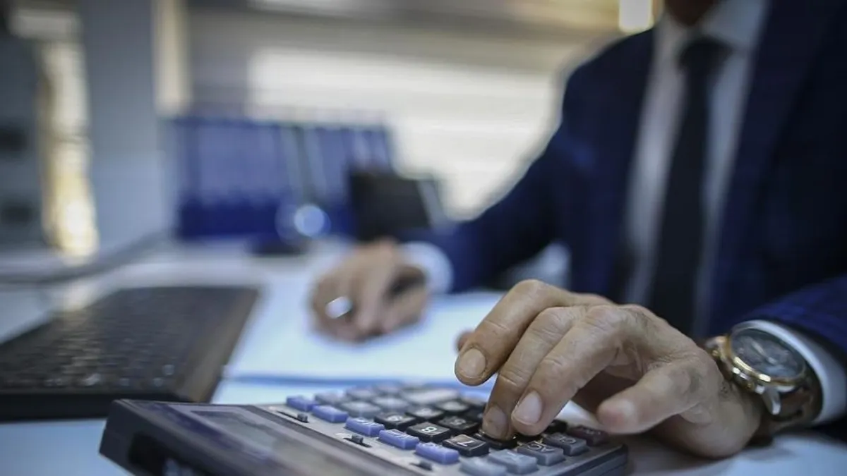 Enflasyon farkı alevlendi: Ocak 2026’da memur maaşına tarihi artış geliyor! En düşük maaş ne kadar olacak? haberinin görseli