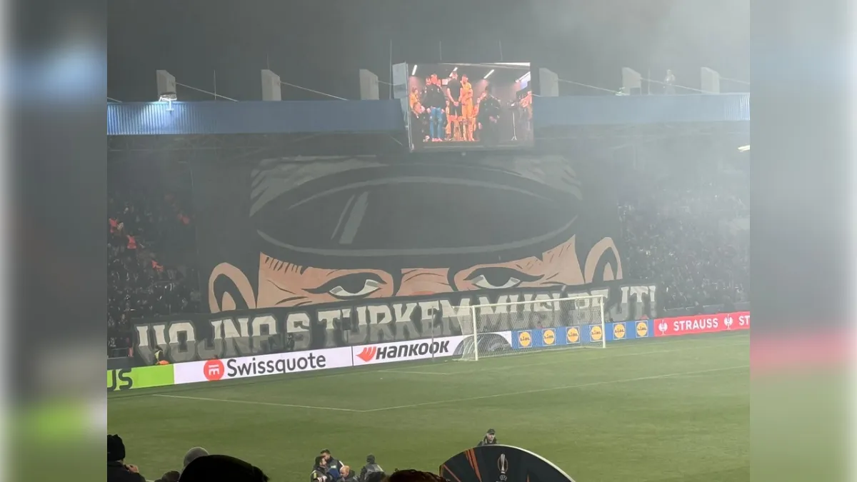 Fenerbahçe maçında 'Türklerle savaş olmalı' pankartı haberinin görseli