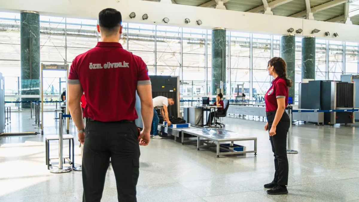 Havaalanında bu kurala dikkat: Telefonunuza el konabilir haberinin görseli