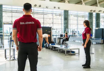 Havaalanında bu kurala dikkat: Telefonunuza el konabilir