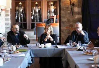 İzmir Şehir Tiyatroları Danışma Kurulu toplandı: Sahne ve oyun sayısını artırılacak