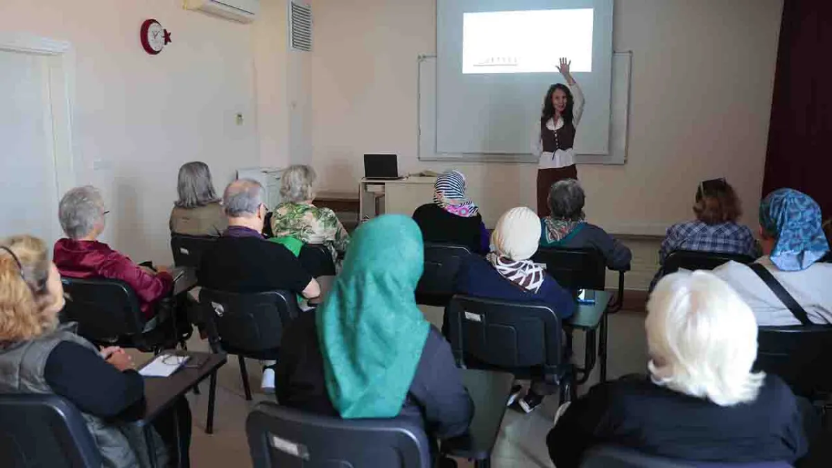 Konak’ta Alzheimer, Demans ve Sağlıklı Yaş Alma semineri haberinin görseli