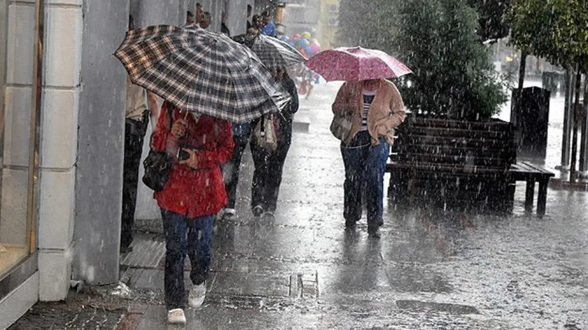 Meteoroloji açıkladı: Hafta sonu şemsiyeleri hazırlayın haberinin görseli