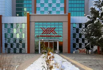 YÖK verileri şaşırttı: Türkiye’de ikinci üniversite furyası ve genç akademisyen patlaması