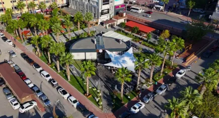 Aliağa’nın yeni sosyal buluşma noktası: ALBEST meydan kafe bir ayda 37 bin ziyaretçiyi ağırladı