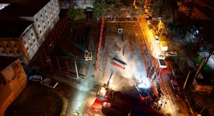 Buca'da kaçak yapı operasyonu: Hazine arazisine izinsiz inşa edilen yapı yıkıldı