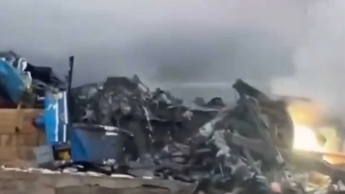 Helikopter, evin çatısına düştü: Çok sayıda yaralı var haberinin görseli