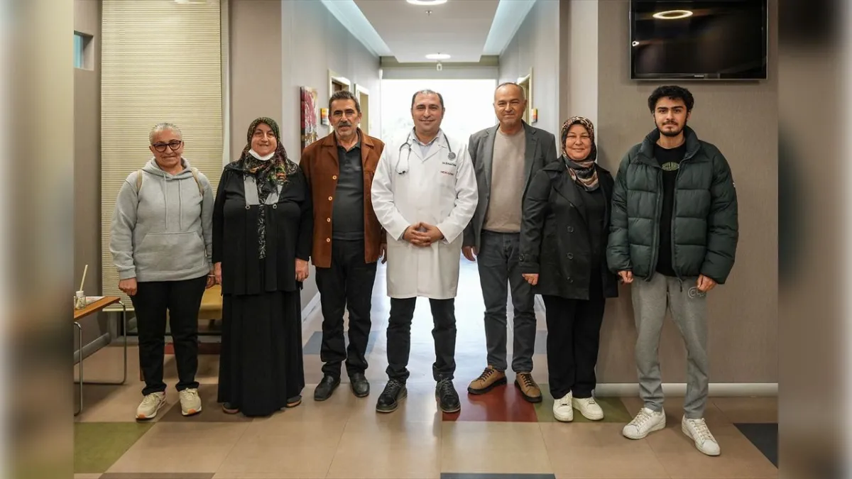 İzmir’de 3 hasta çapraz nakille hayata tutundu haberinin görseli