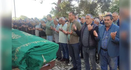 İzmir'de kazada hayatını kaybeden babaanne son yolculuğuna uğurlandı