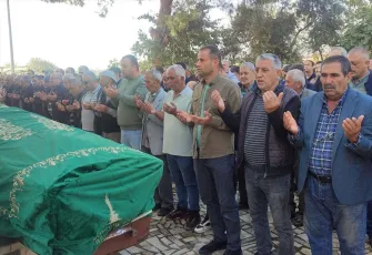 İzmir'de kazada hayatını kaybeden babaanne son yolculuğuna uğurlandı