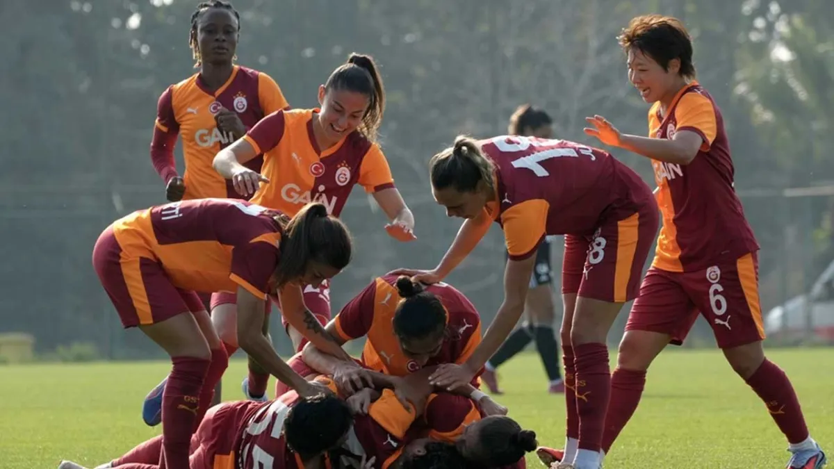 Kadın futbol derbisinde kazanan Galatasaray haberinin görseli