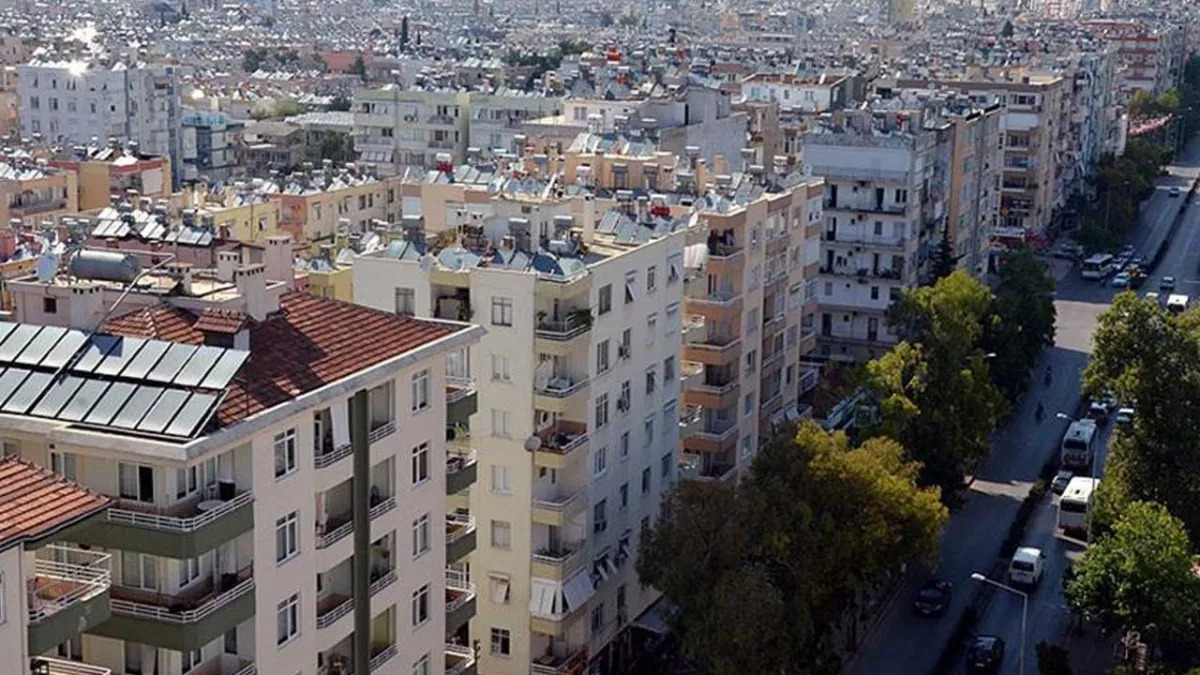 Komşusunun balkonuna halı silkeledi :Hapis cezası aldı! haberinin görseli