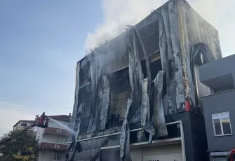 Parfüm deposunda yangın: 6 kişi hayatını kaybetti