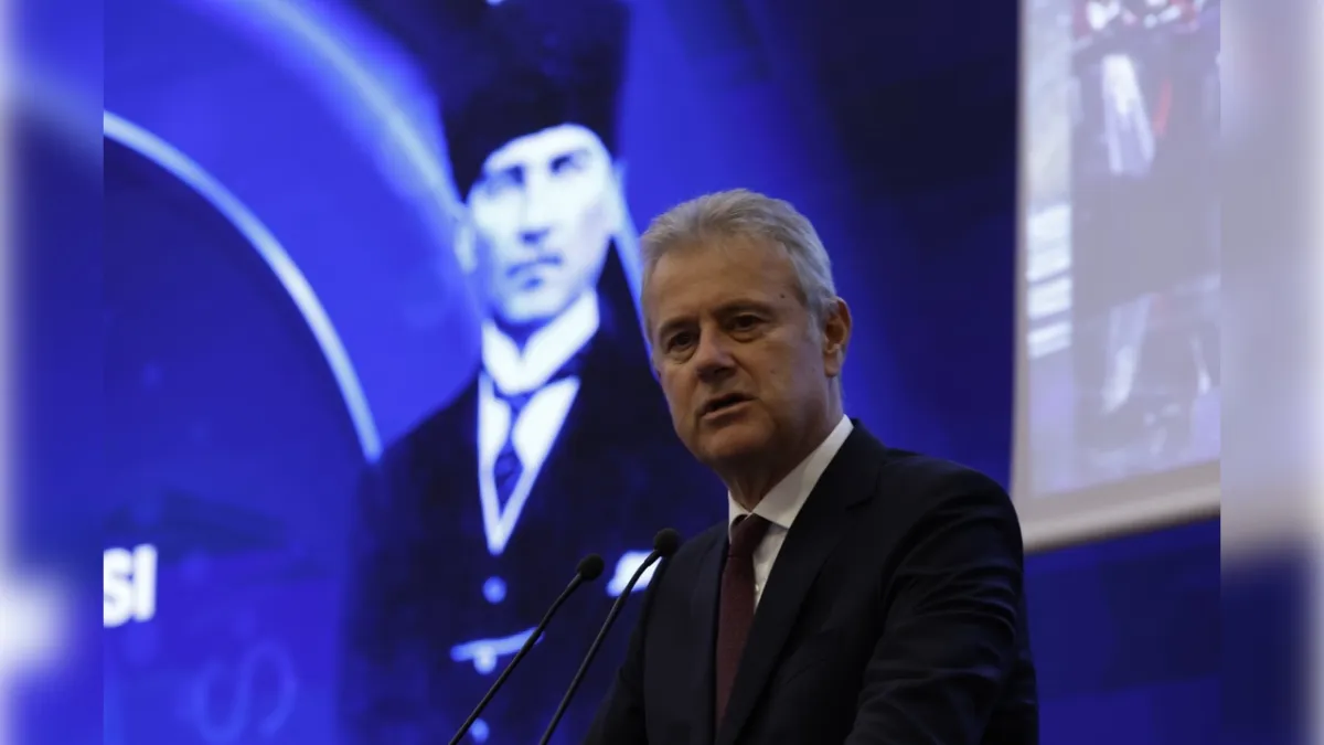 Mahmut Özgener: Atatürk’ü anmak onun ışığında geleceği kurmaktır haberinin görseli