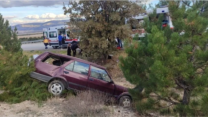Afyonkarahisar'da kaza: 4 yaralı haberinin görseli