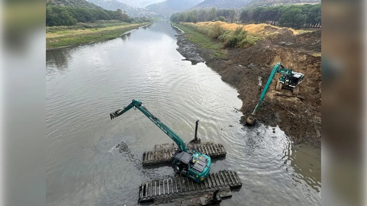DSİ'den Gediz Nehri'nde amfibik operasyon haberinin görseli