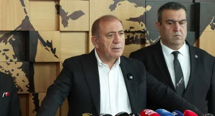 Gürsel Tekin, Aziz İhsan Aktaş hakkında suç duyurusunda bulundu