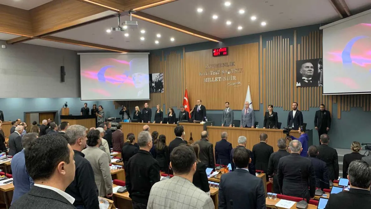 İzmir Büyükşehir Meclisi’nde yoğun mesai: Gündemde neler var? haberinin görseli