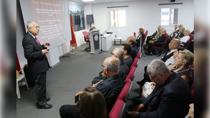İzmir'de Atatürk’ün Doğa Sevgisi ve Tarım Konferansı