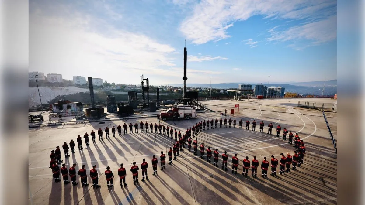 İzmir İtfaiyesi, 10 Kasım’da Atatürk için anlamlı tören düzenledi haberinin görseli