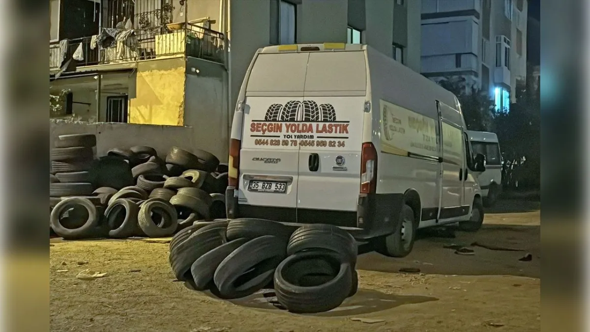 İzmir Karşıyaka’da panelvanda kompresör patladı: 2 kişi yaralandı haberinin görseli