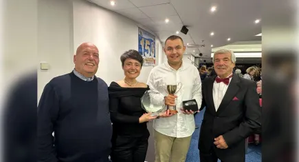 İzmirli Yüzücü Tuna Tunca Manş Denizi’ni geçerek Türkiye’nin gururu oldu