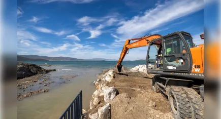 İZSU'dan Yarımada'da dere temizliği