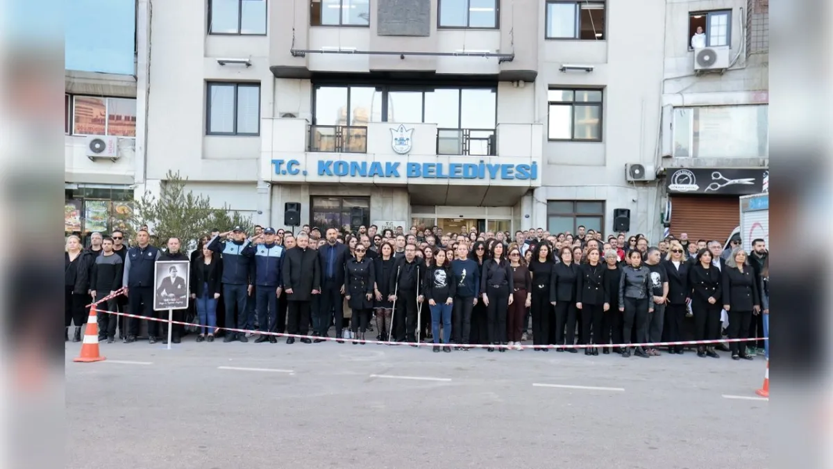 Konak’ta Atatürk, özlem ve saygıyla anıldı haberinin görseli