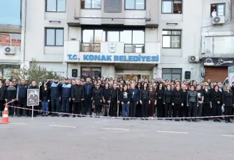 Konak’ta Atatürk, özlem ve saygıyla anıldı