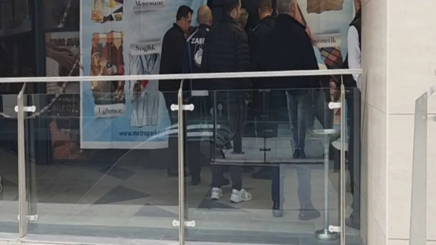 Küçükçekmece'de mühürlenen SPA salonu kurşunlandı haberinin görseli