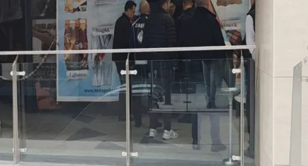 Küçükçekmece'de mühürlenen SPA salonu kurşunlandı