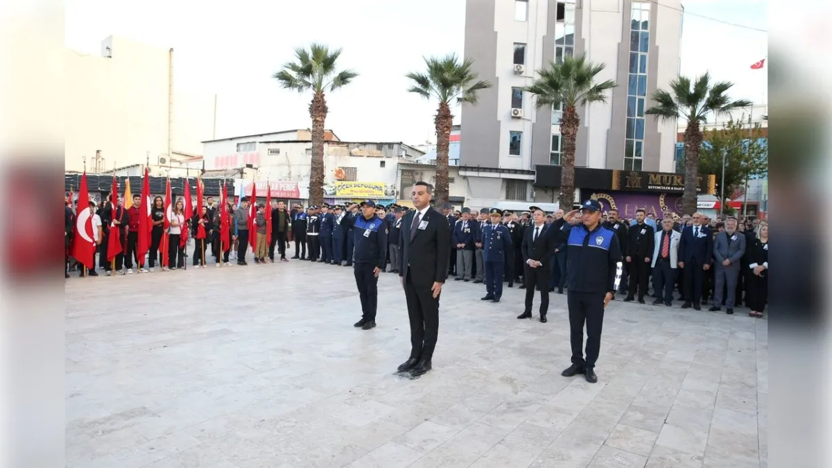 Mustafa Kemal Atatürk saygı ve minnetle anıldı haberinin görseli