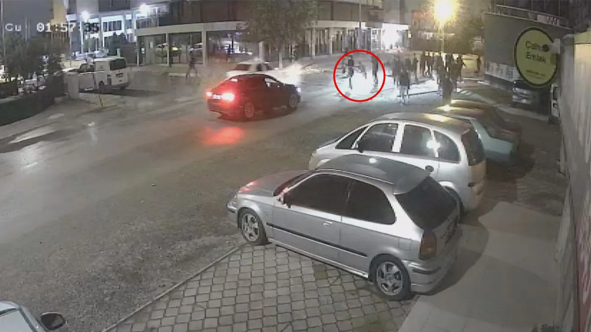 'Dur' ihtarına uymayıp aracını Emniyet Müdürünün üzerine sürdü, ateş açılıp durduruldu haberinin görseli