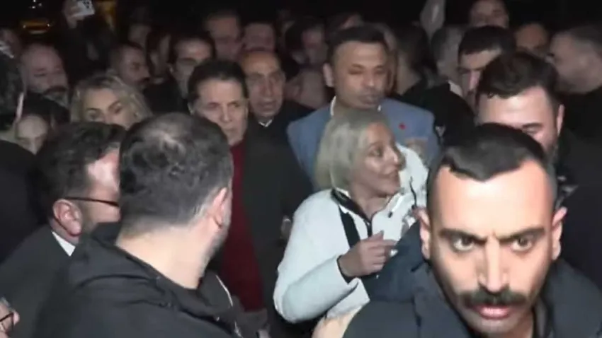 Ahmet Özer'den Bahçeli'ye teşekkür! haberinin görseli