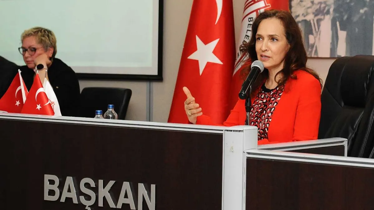 Başkan Ünsal'dan Bostanlı Pazaryeri'ndeki olaylara sert tepki: Bunun adı vandalizmdir haberinin görseli