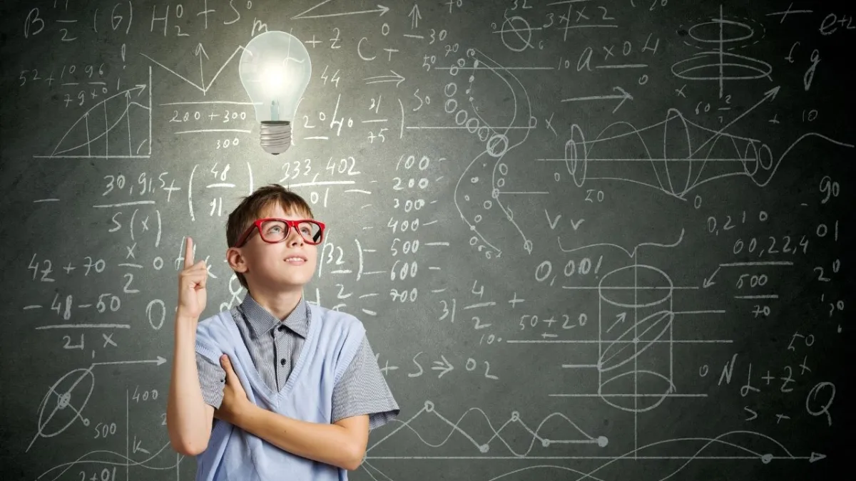 Dağınık masa, parlak zihin: Yüksek zekânın 11 beklenmedik alışkanlığı haberinin görseli